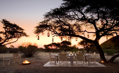 web-aventuraafrica-viaje17-tswalu-kalahari-motse-cena.jpg