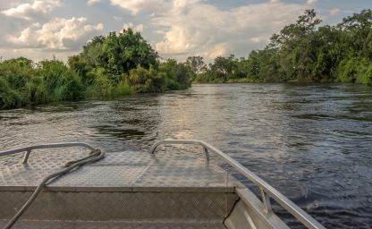 web-aventuraafrica-destinos-zambia-actividades-paseo-en-barco-lower-zambezi1.jpg